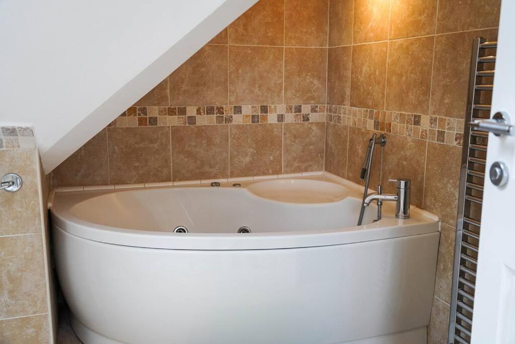 Large 4-Bed House For Up To 7 Guests W 2X Parking Villa Oxford Exterior photo