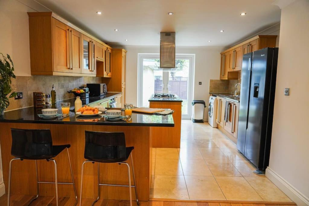 Large 4-Bed House For Up To 7 Guests W 2X Parking Villa Oxford Exterior photo