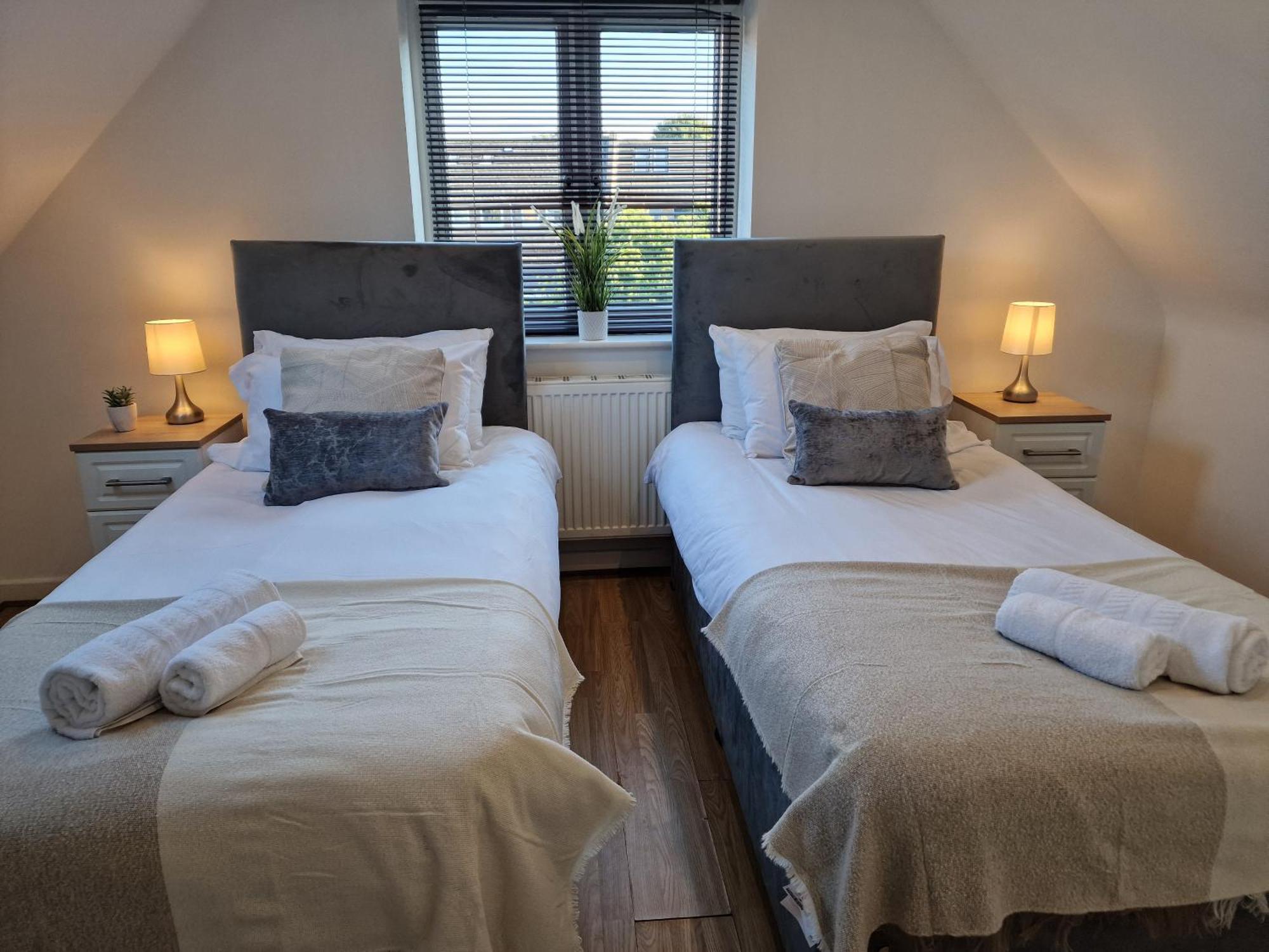 Large 4-Bed House For Up To 7 Guests W 2X Parking Villa Oxford Exterior photo